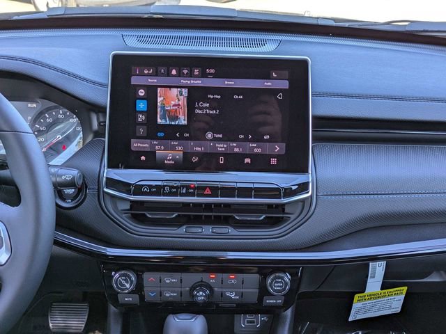 New 2026 Jeep Compass Latitude image 18