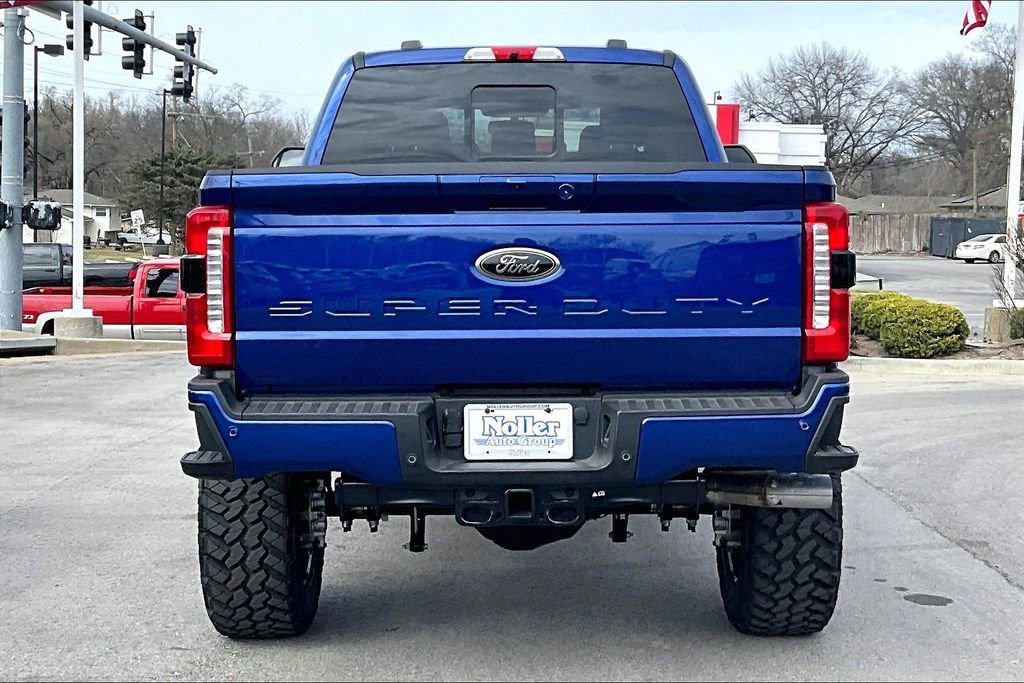 New 2026 Ford F250 Lariat w/ Black Appearance Package image 4