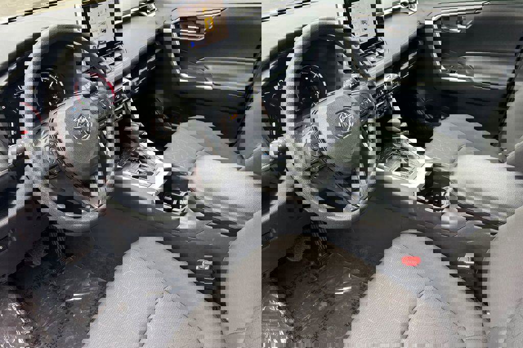 Used 2024 Toyota RAV4 XLE image 10