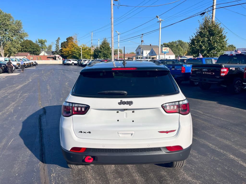 Used 2024 Jeep Compass Trailhawk w/ Trailhawk Convenience Group image 9