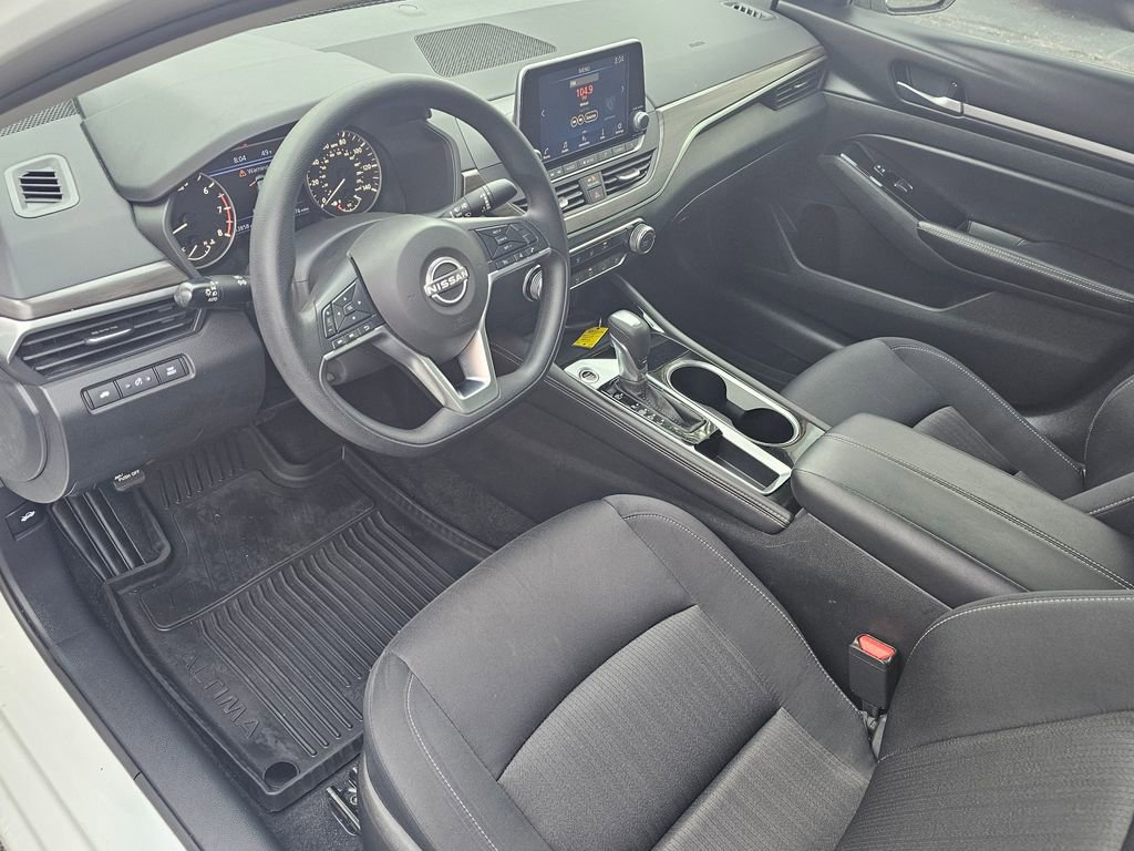 Used 2023 Nissan Altima 2.5 SV image 14