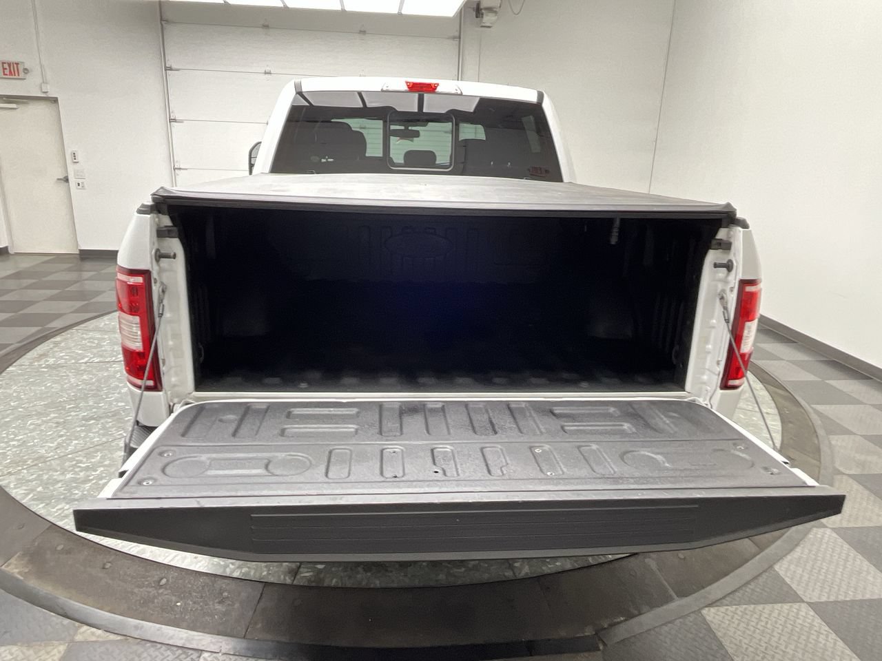Used 2020 Ford F150 XLT w/ Equipment Group 302A Luxury AWD/4WD image 32