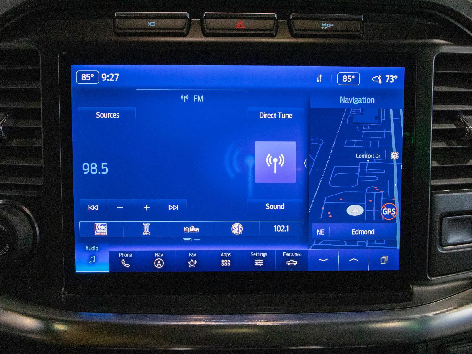 Used 2023 Ford F150 Lariat w/ Trailer Tow Package AWD/4WD image 9