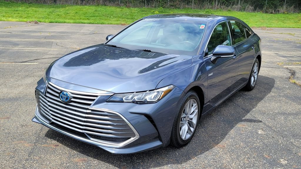 Used 2020 Toyota Avalon XLE w/ Moonroof Package FWD image 3