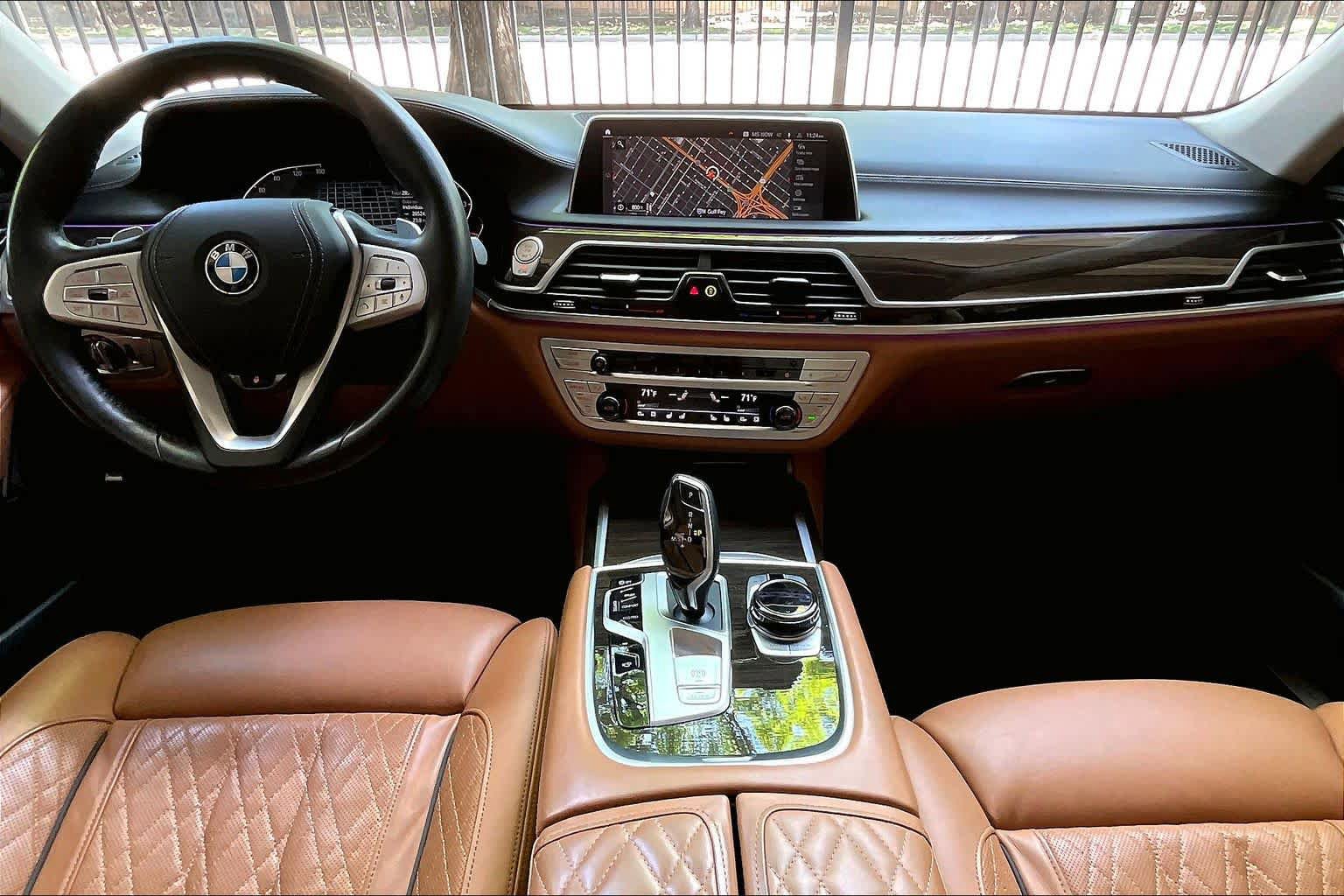 Used 2021 BMW 740i xDrive w/ Luxury Rear Seating Package AWD/4WD image 15