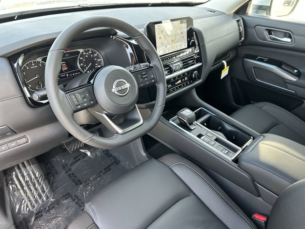 New 2025 Nissan Pathfinder SL image 18