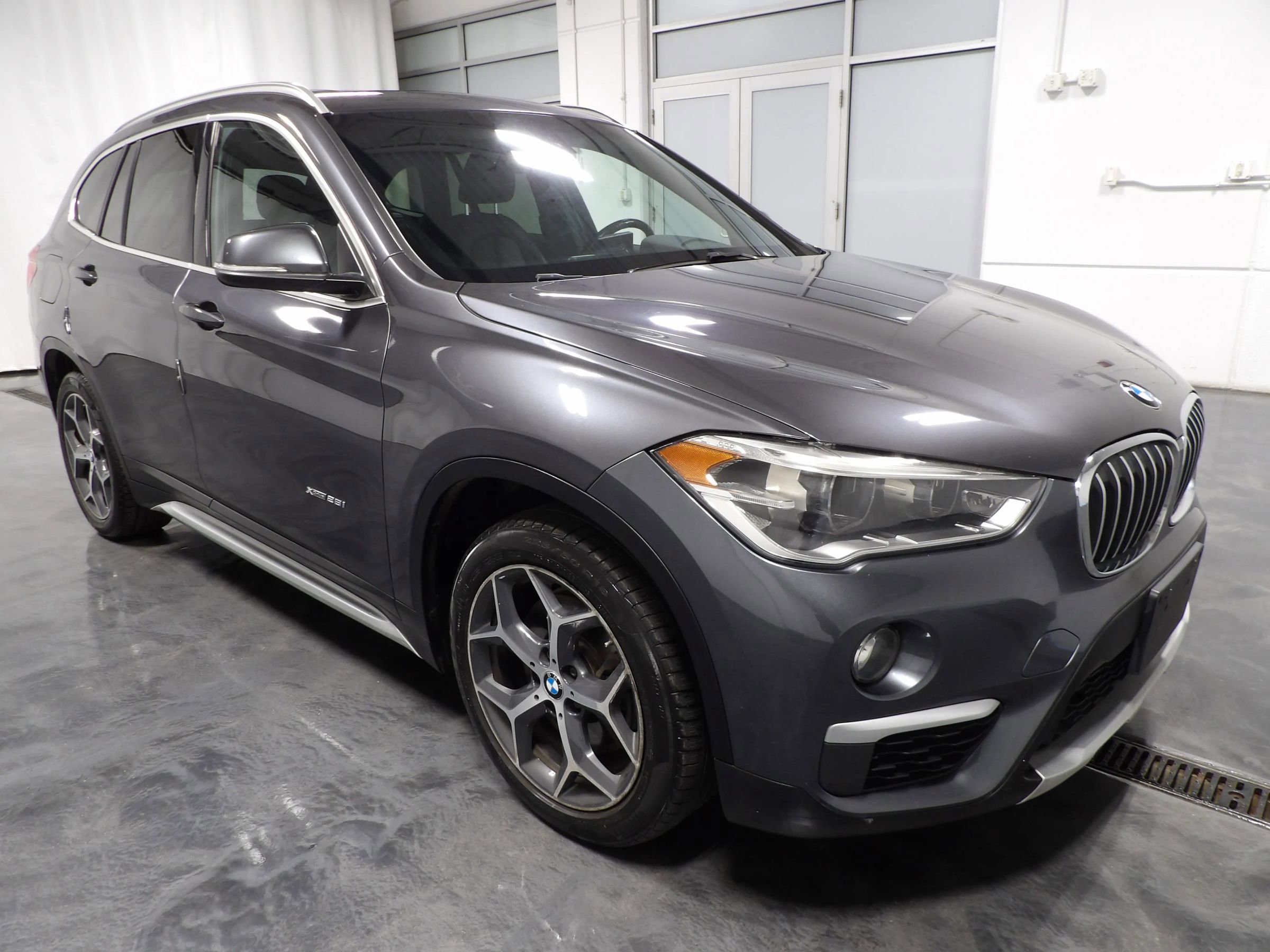 Used 2016 BMW X1 xDrive28i AWD/4WD image 2