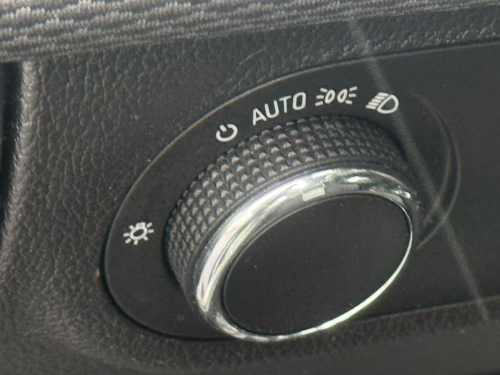 Used 2017 Chevrolet Cruze LT image 13