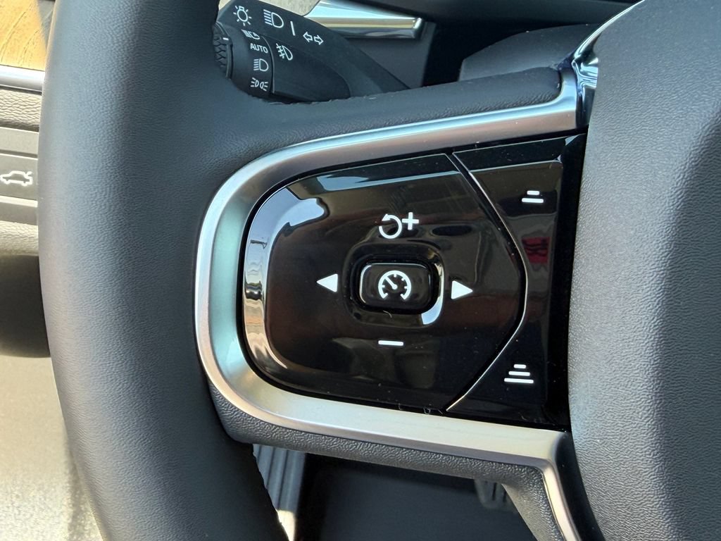New 2026 Volvo XC60 T8 Plus w/ Protection Package Premier AWD/4WD image 19