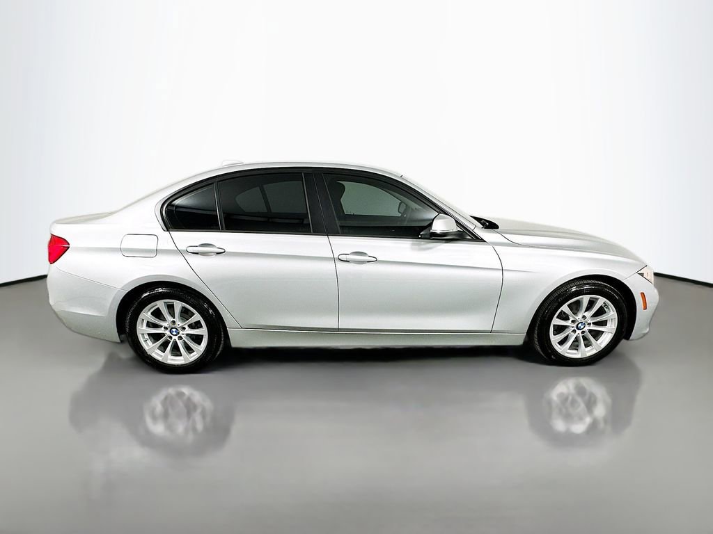 Used 2016 BMW 320i Sedan RWD image 4