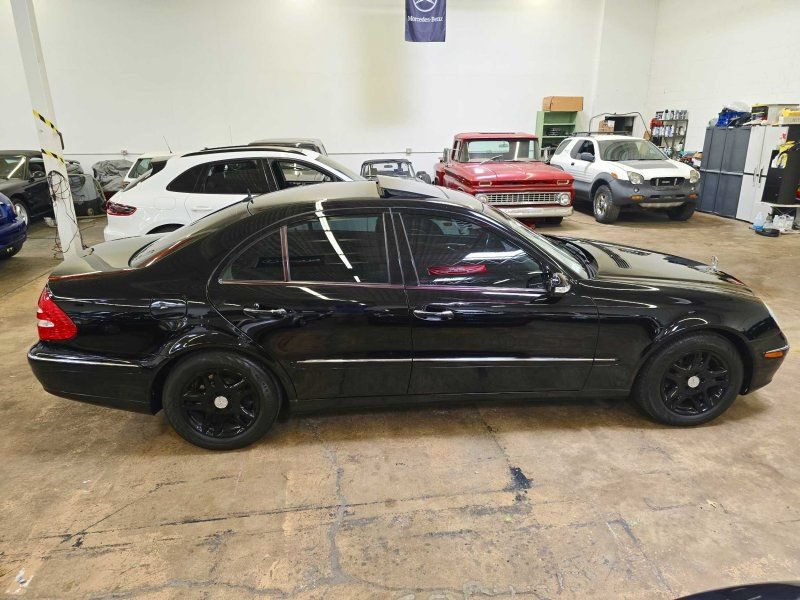 Used 2006 Mercedes-Benz E 350 4MATIC Sedan image 14