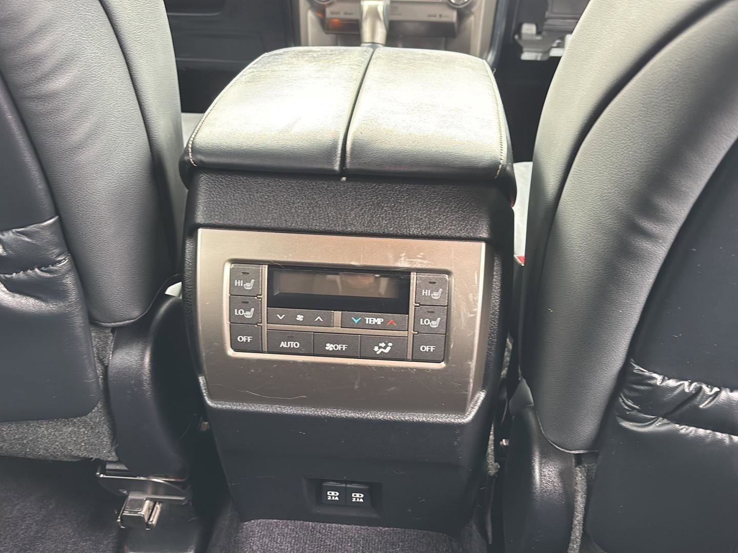 Used 2021 Lexus GX 460 Premium w/ Accessory Package image 13