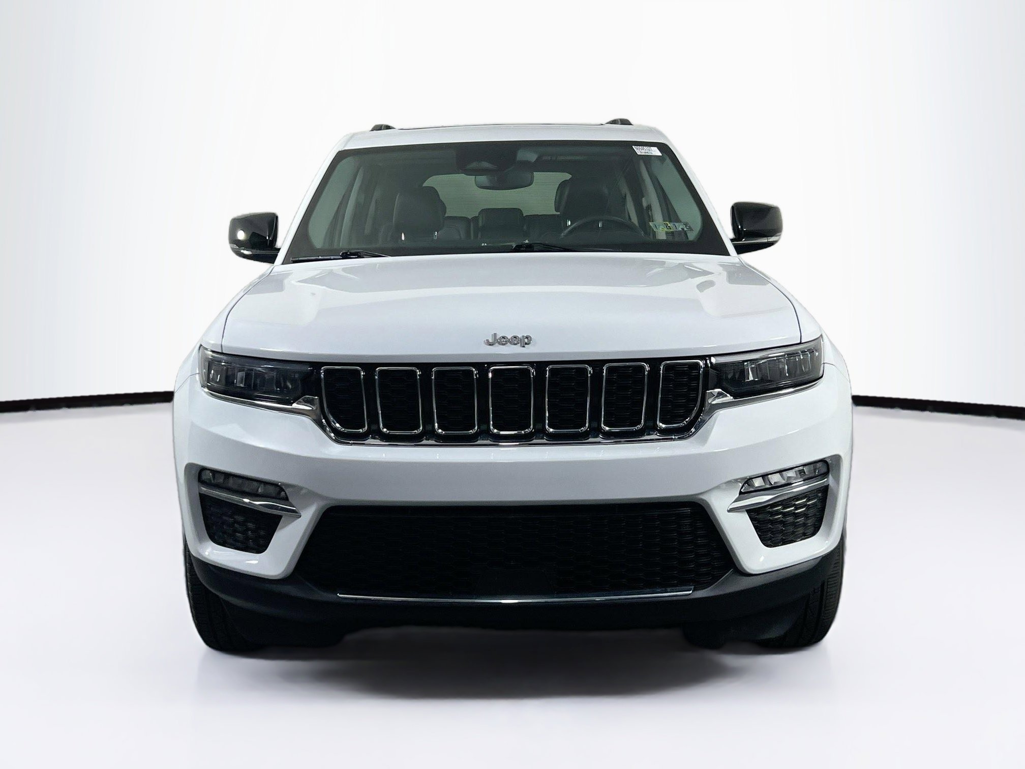 Used 2022 Jeep Grand Cherokee Limited image 2