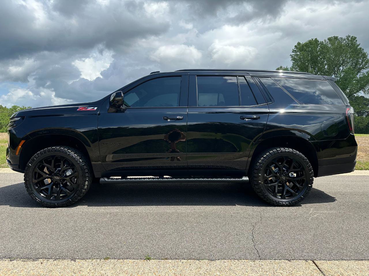 Used 2025 Chevrolet Tahoe Z71 w/ Comfort Package image 8
