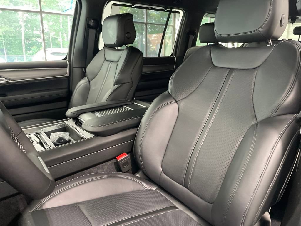 New 2025 Jeep Wagoneer Series II w/ Convenience Group I image 10