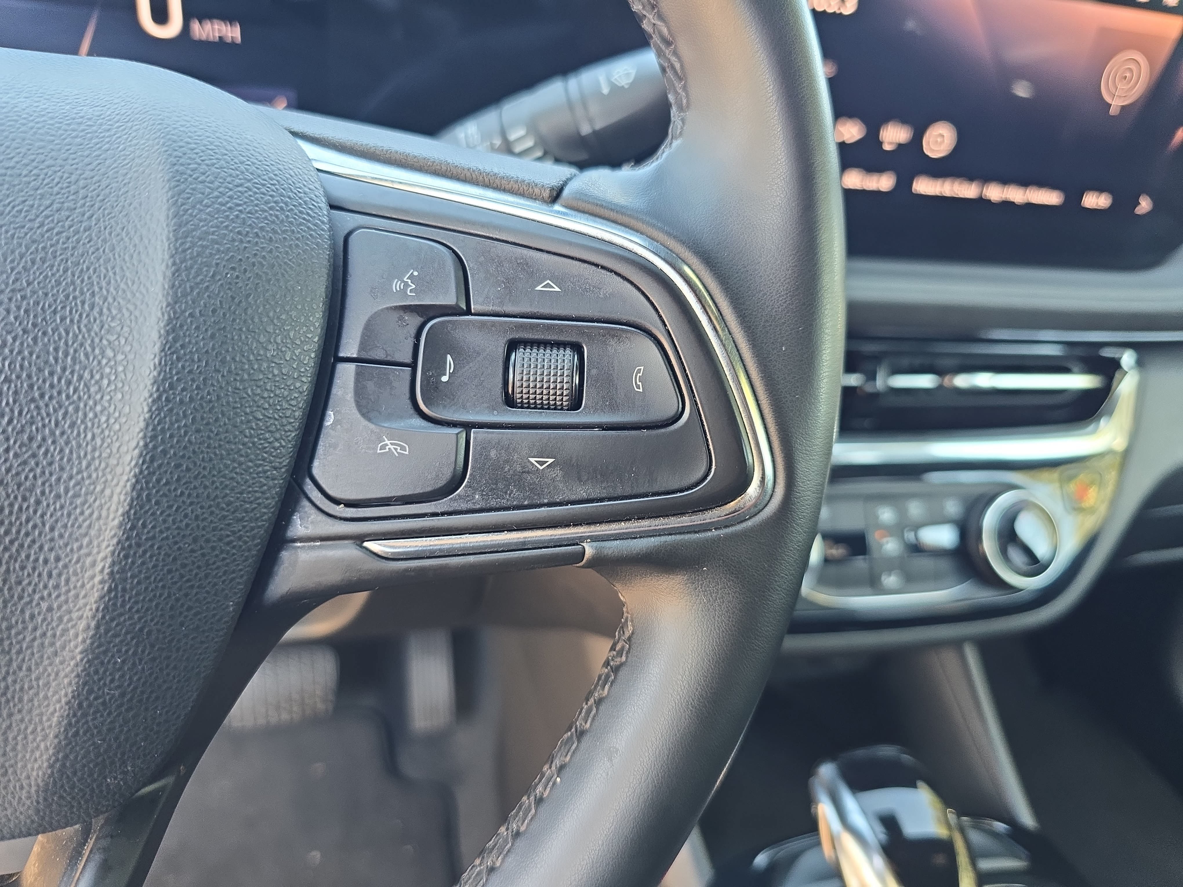 Used 2025 Buick Envista Sport Touring FWD image 16