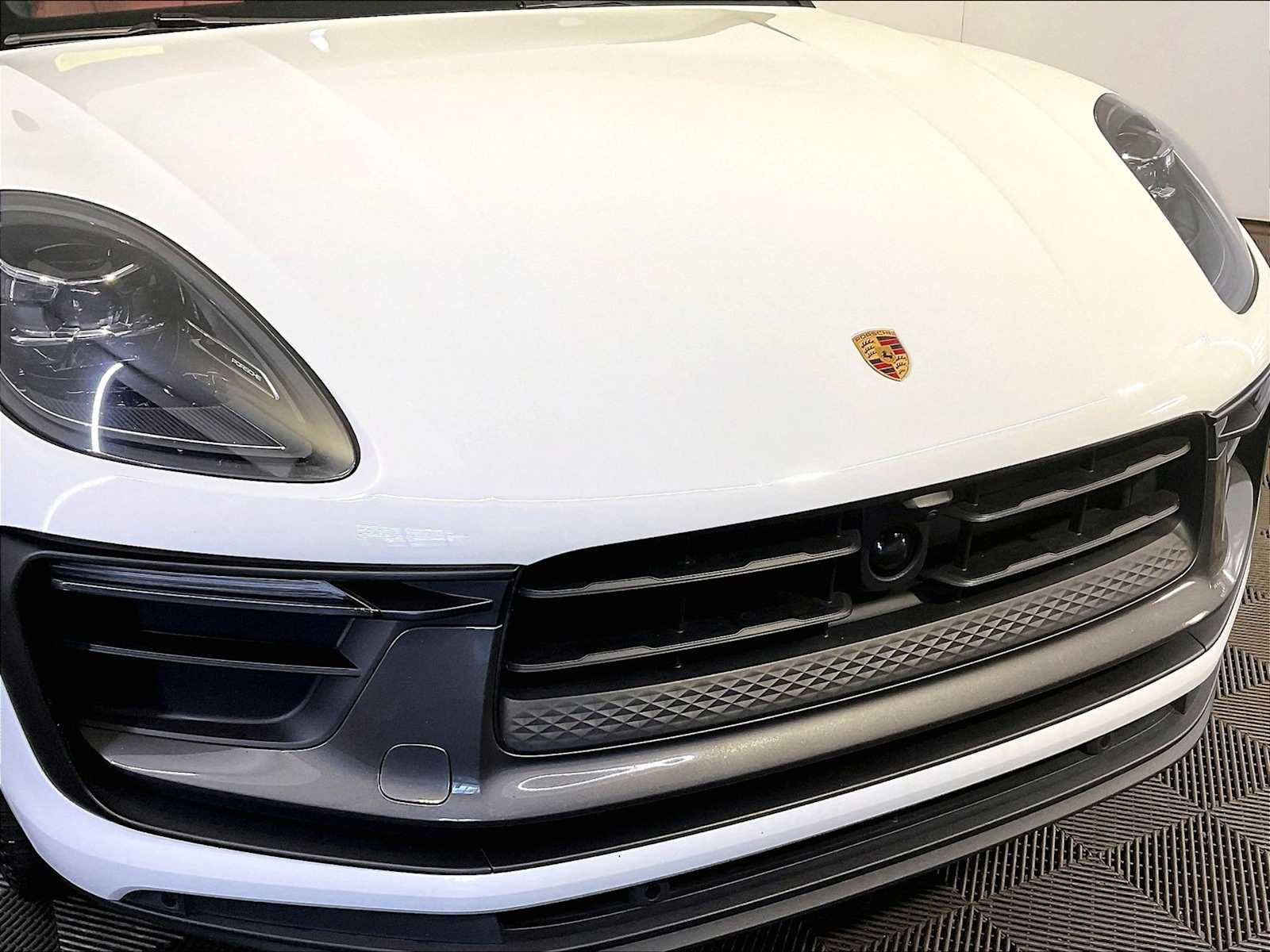 Certified 2023 Porsche Macan Turbo AWD/4WD image 34
