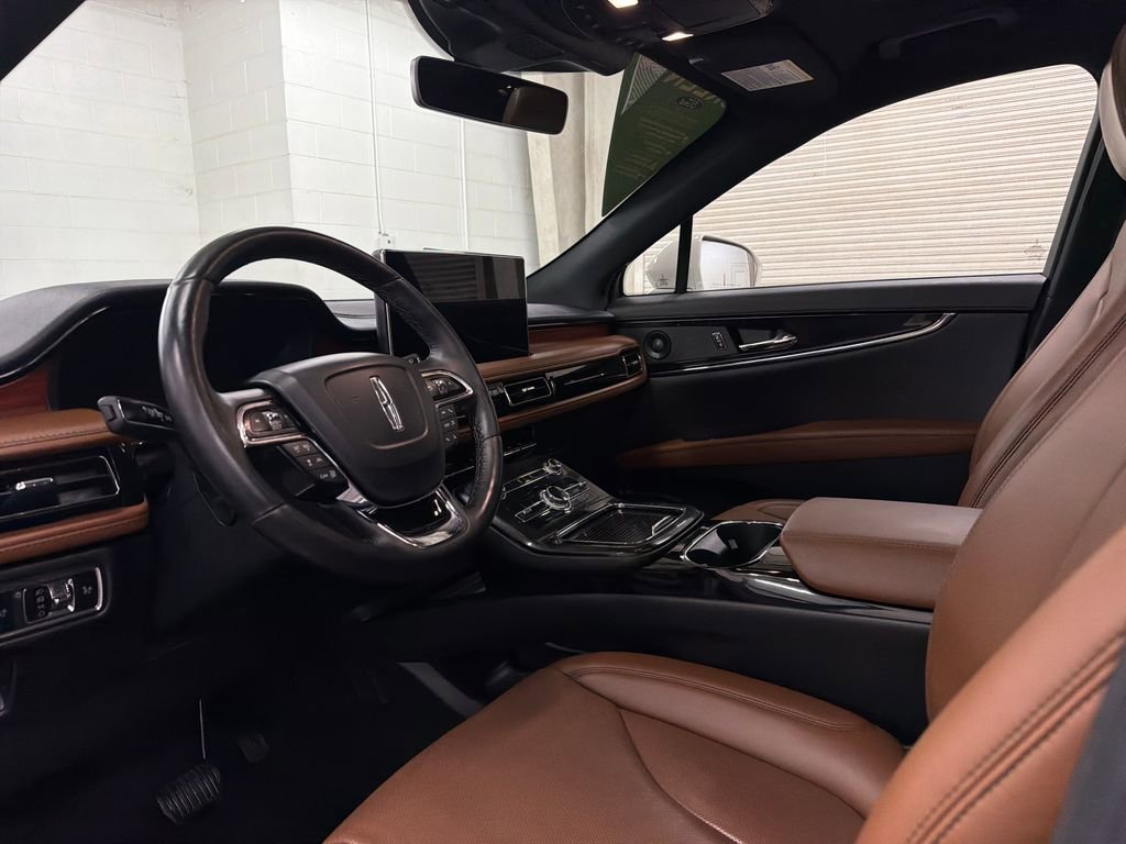 Used 2022 Lincoln Nautilus Reserve w/ Equipment Group 201A image 6