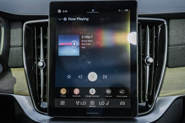 Used 2025 Volvo XC90 B6 Plus image 22