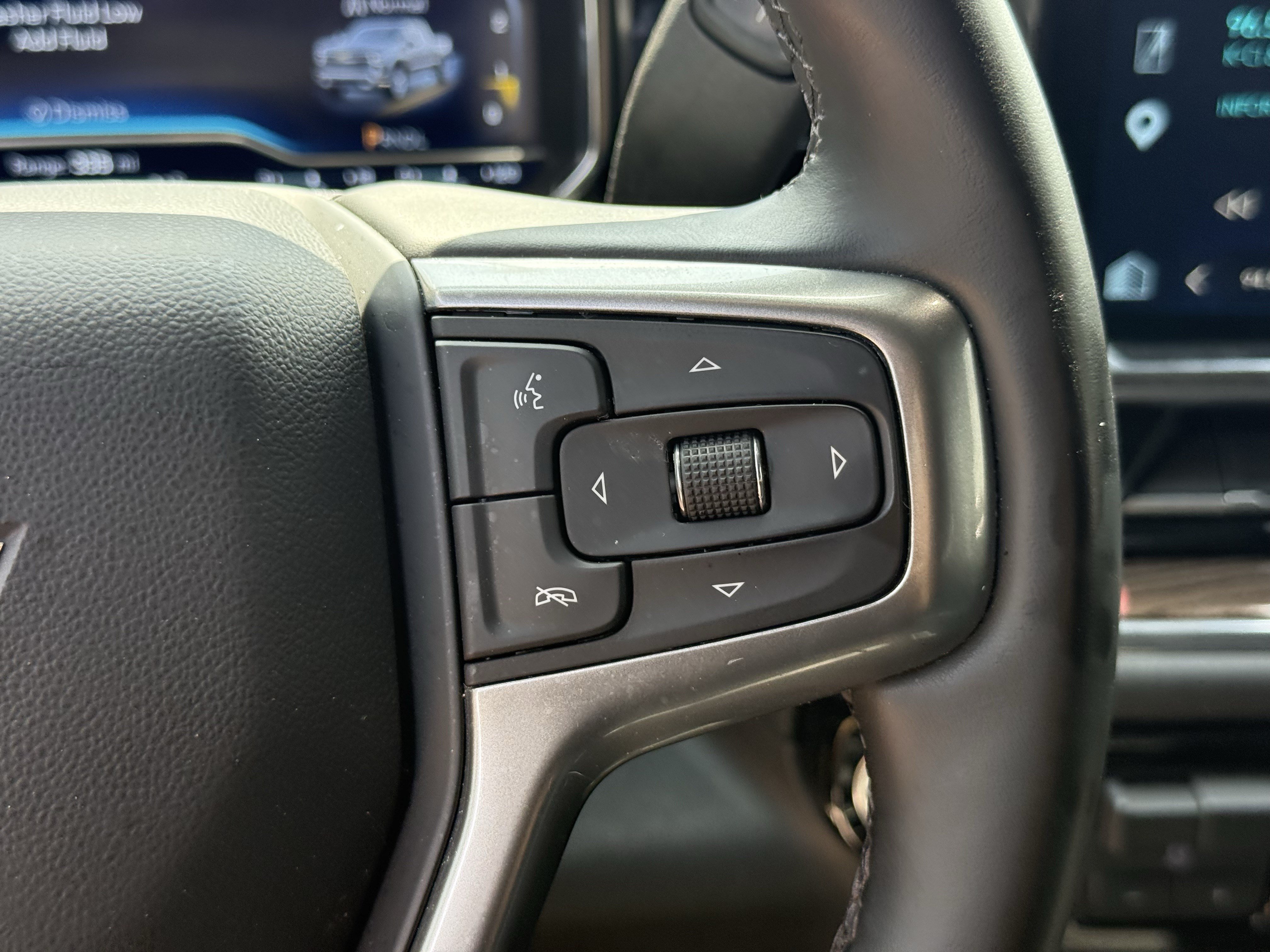 Used 2025 Chevrolet Silverado 1500 LT RWD image 17