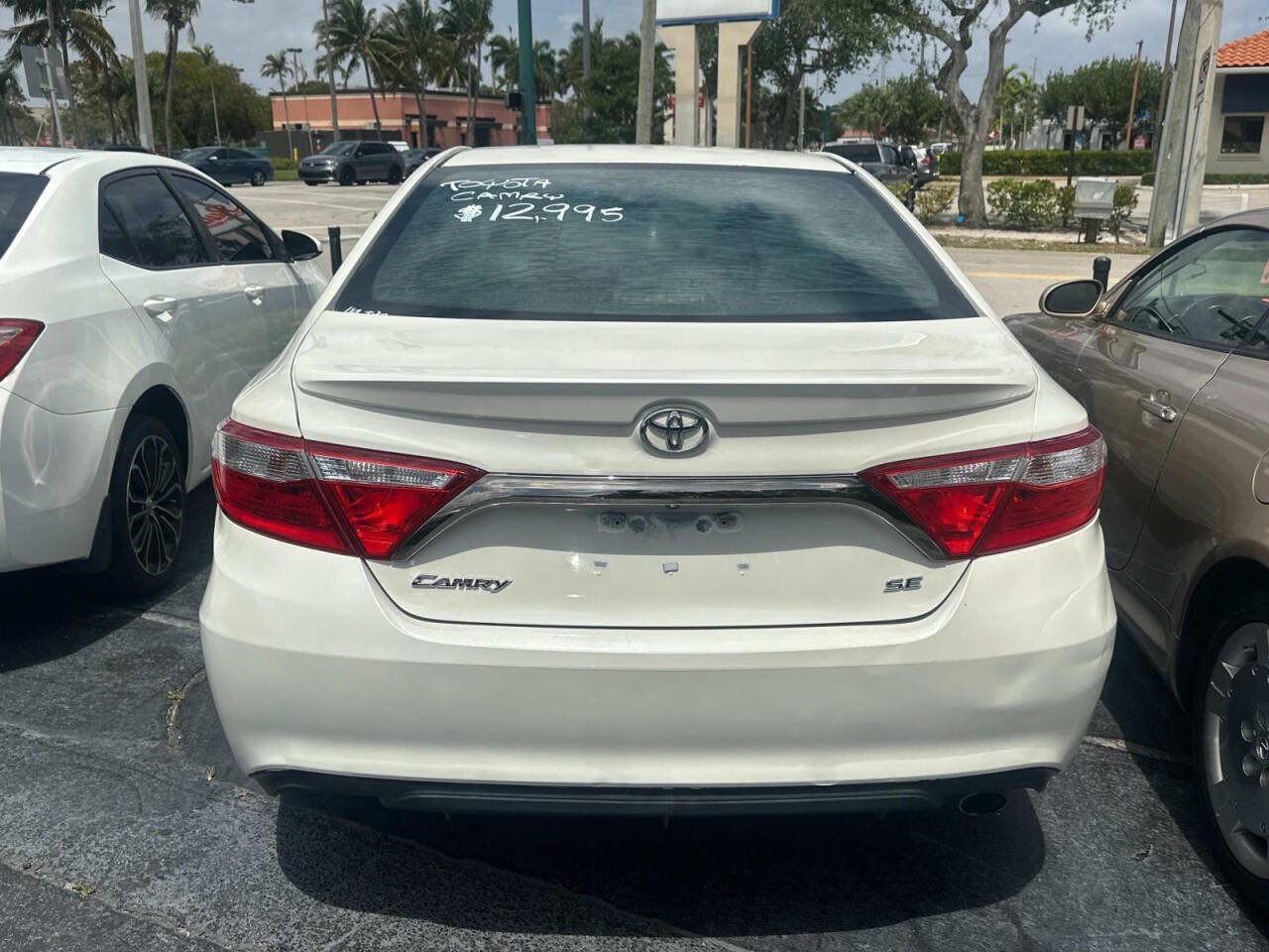 Used 2015 Toyota Camry SE image 4