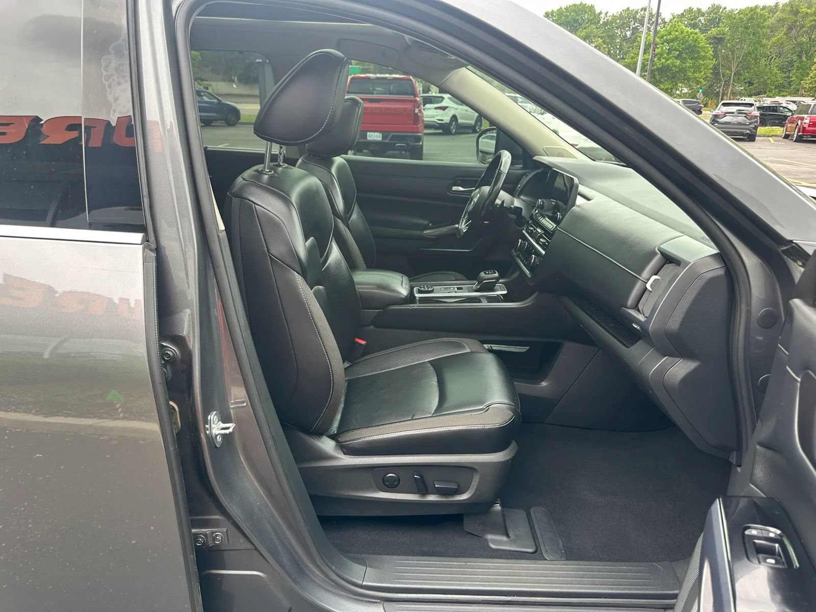 Used 2023 Nissan Pathfinder SL w/ SL Premium Package AWD/4WD image 15