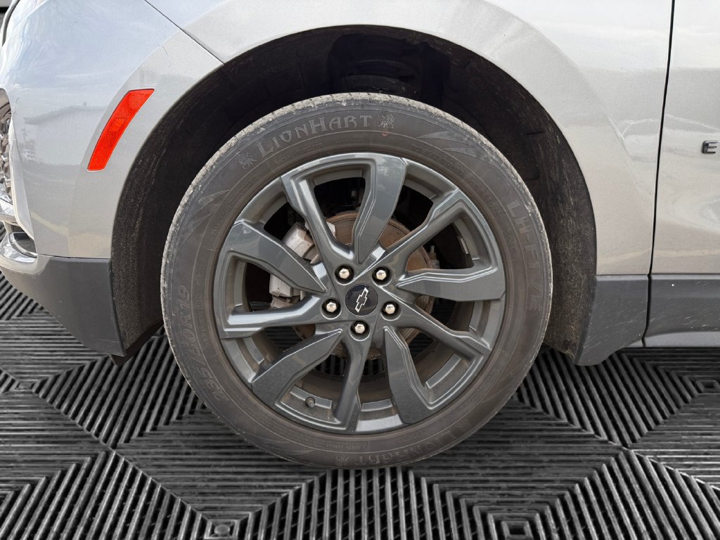Used 2023 Chevrolet Equinox RS AWD/4WD image 11