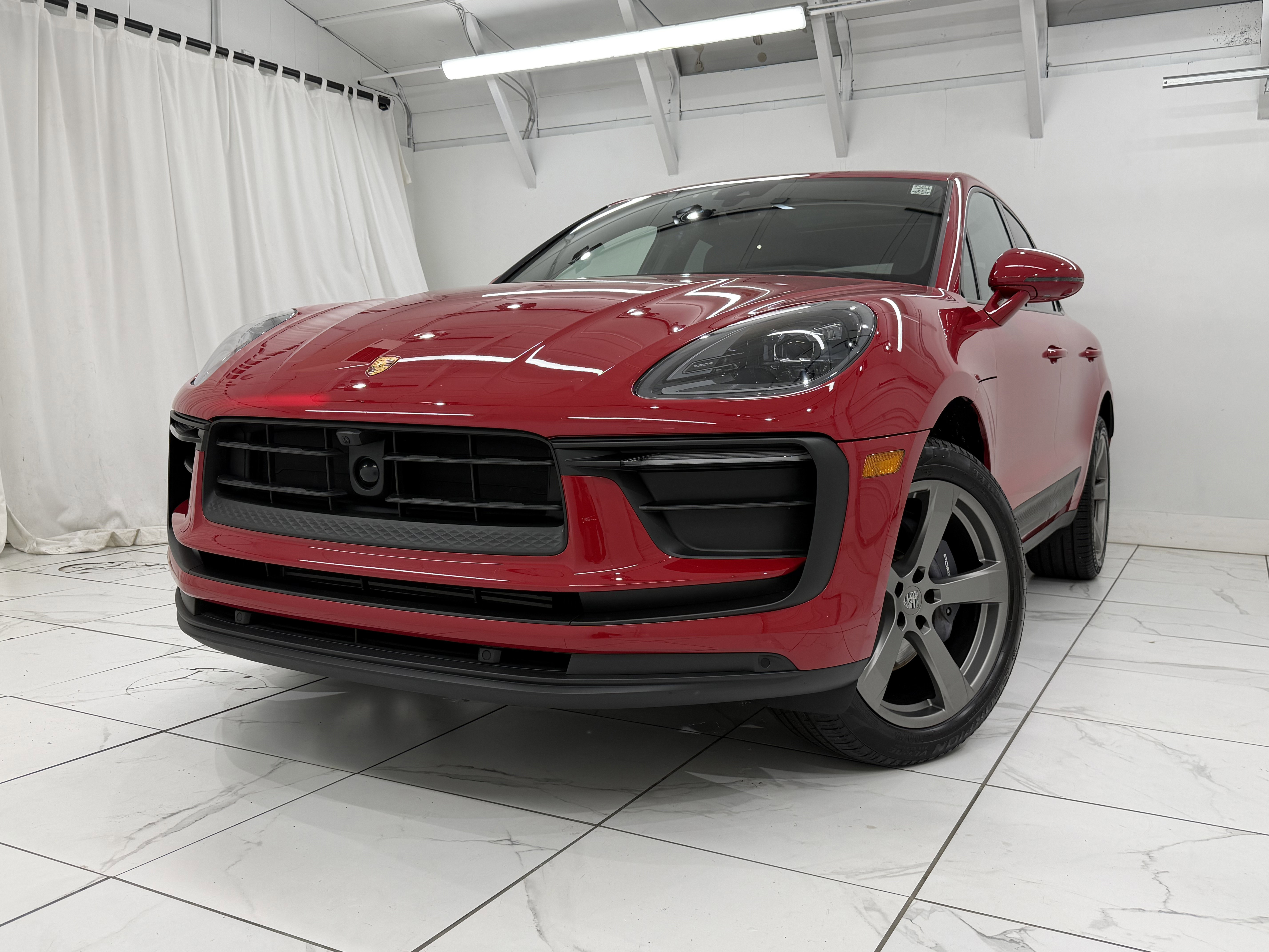 Certified 2024 Porsche Macan image 8