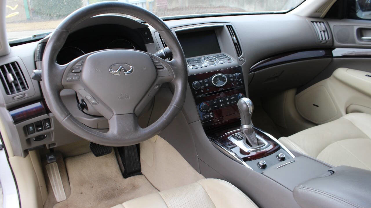 Used 2013 INFINITI G37 Journey w/ Premium Pkg image 16