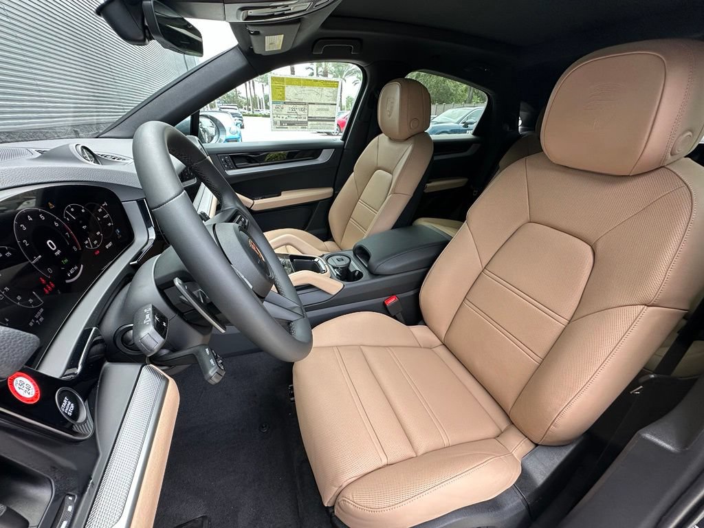 Used 2026 Porsche Cayenne E-Hybrid Coupe AWD/4WD image 5