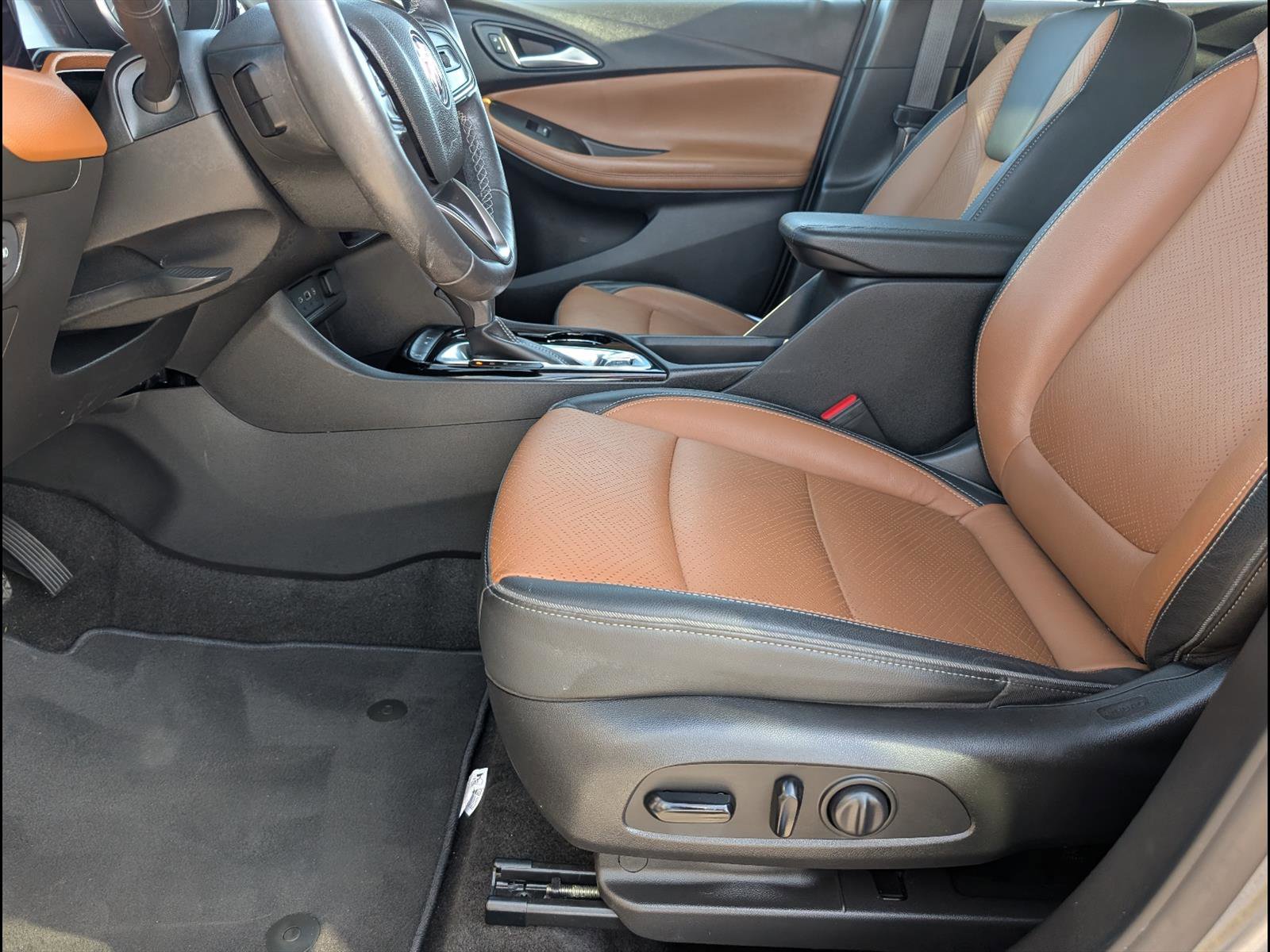 Used 2020 Buick Encore GX Essence FWD image 11