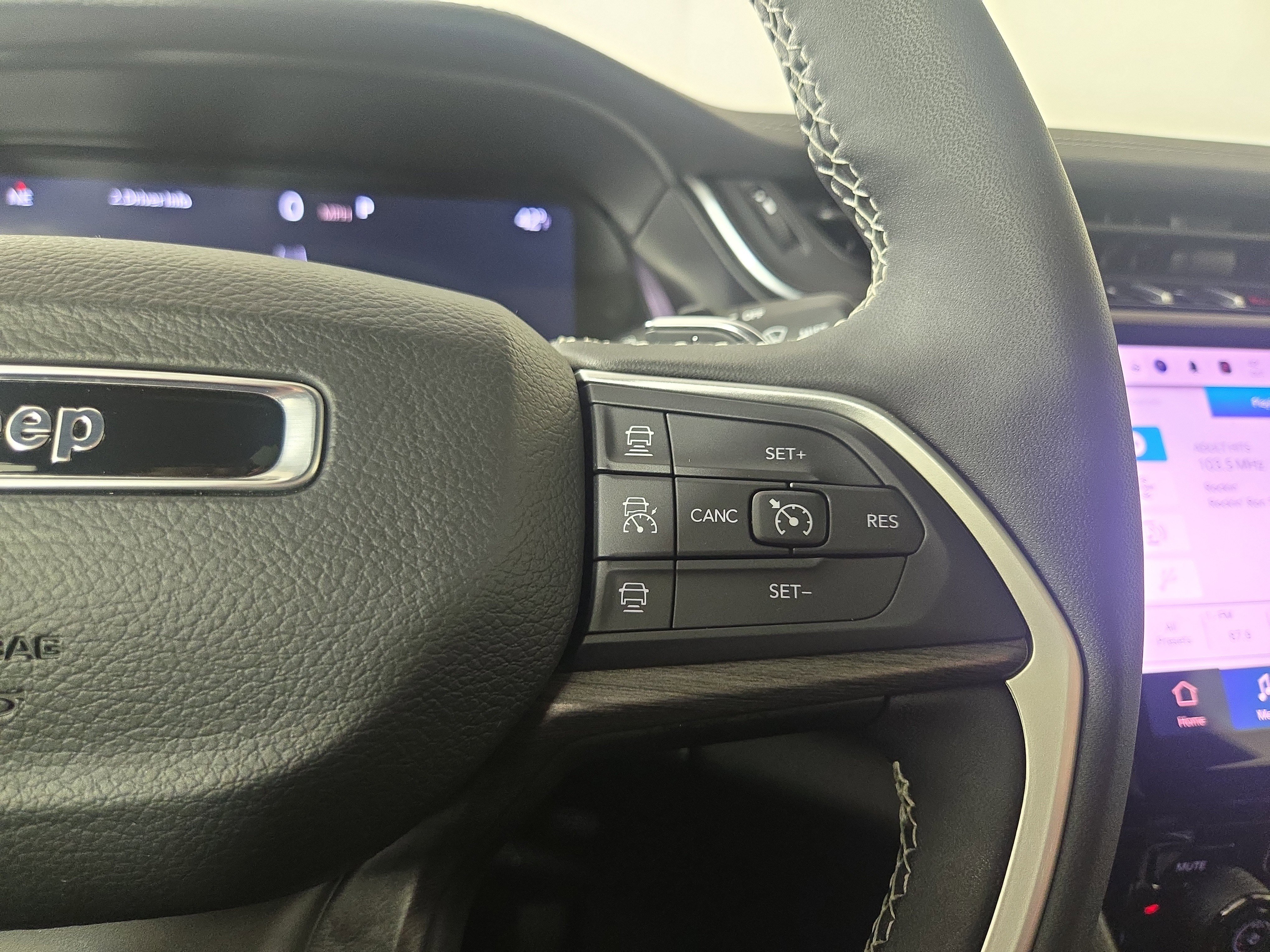 Certified 2024 Jeep Grand Cherokee L Limited image 18