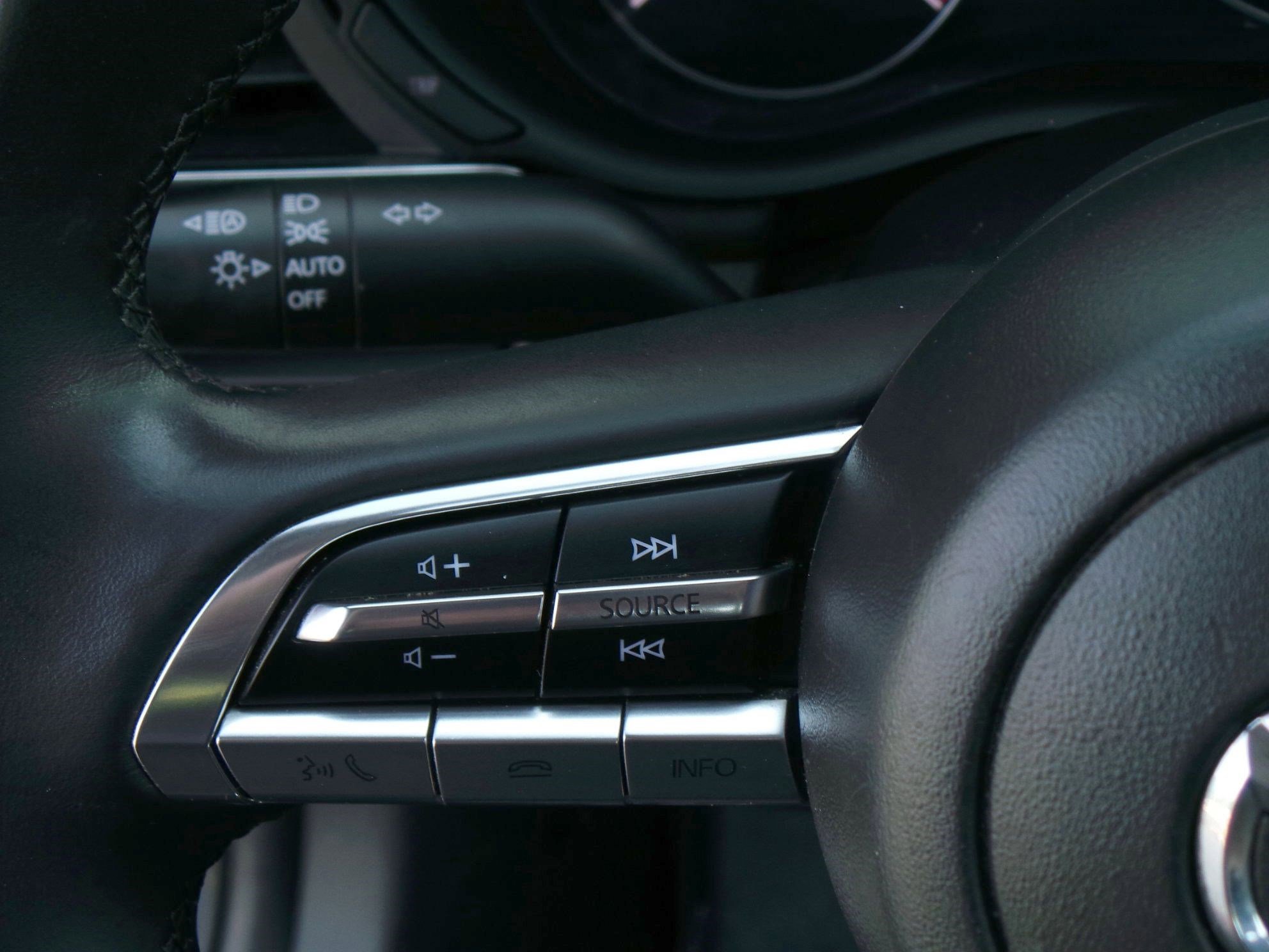 Used 2022 MAZDA MAZDA3 s FWD image 27