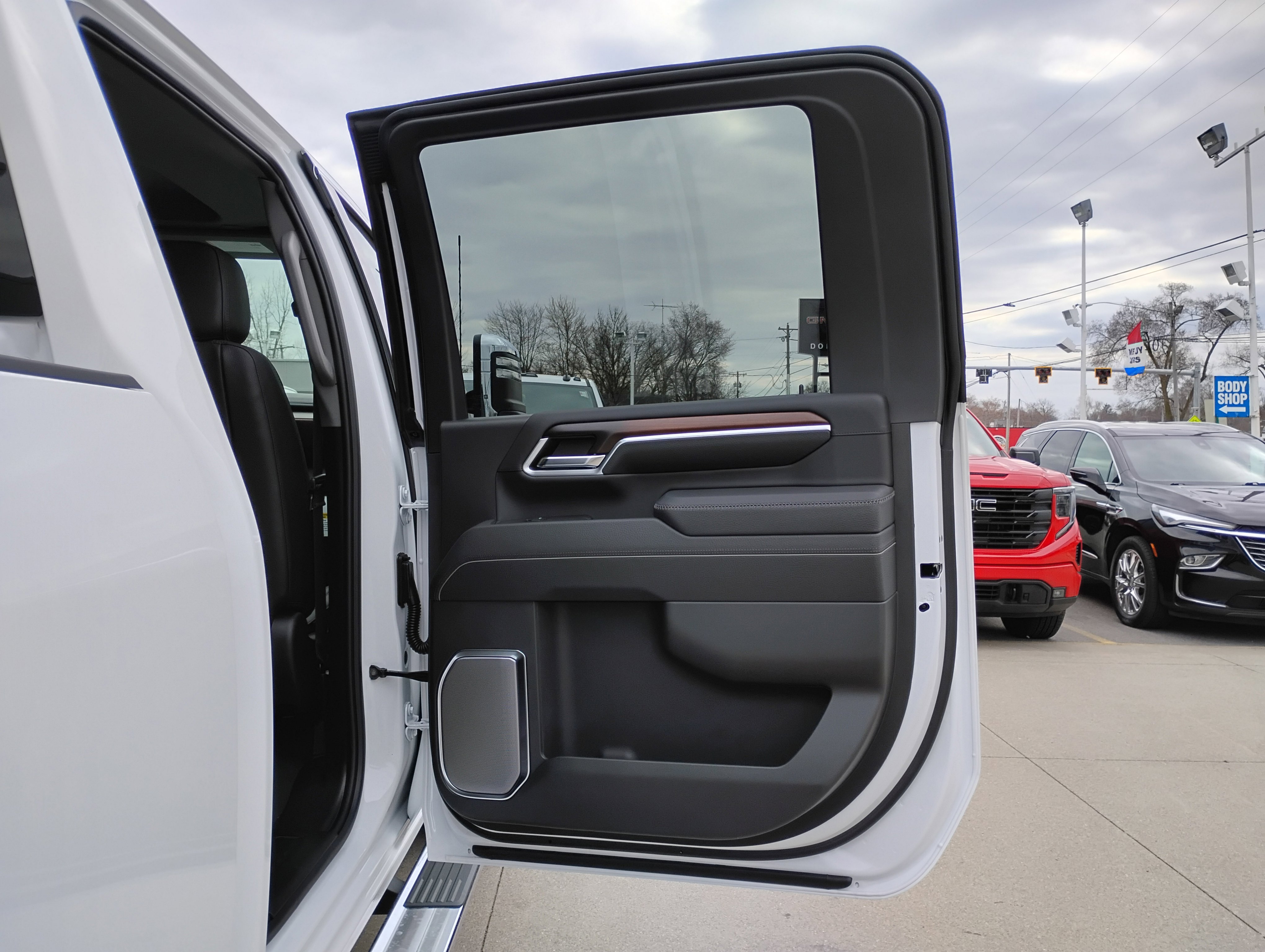 New 2025 GMC Sierra 2500 Denali w/ Denali Reserve Package image 35