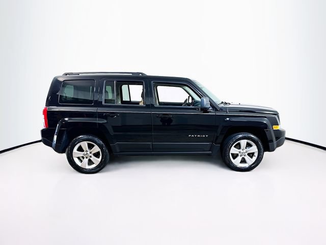 Used 2014 Jeep Patriot Latitude w/ Sun/Sound Group AWD/4WD image 10