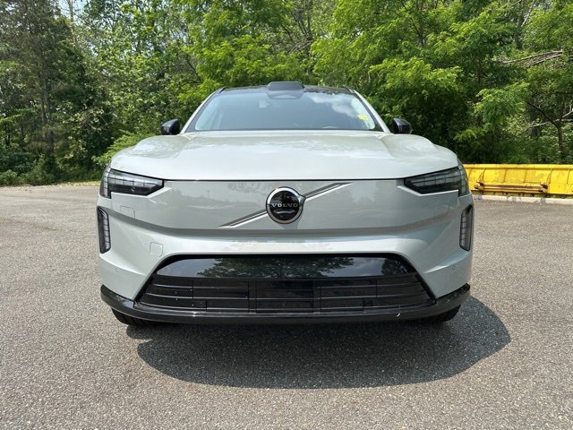 New 2025 Volvo EX90 Plus image 2