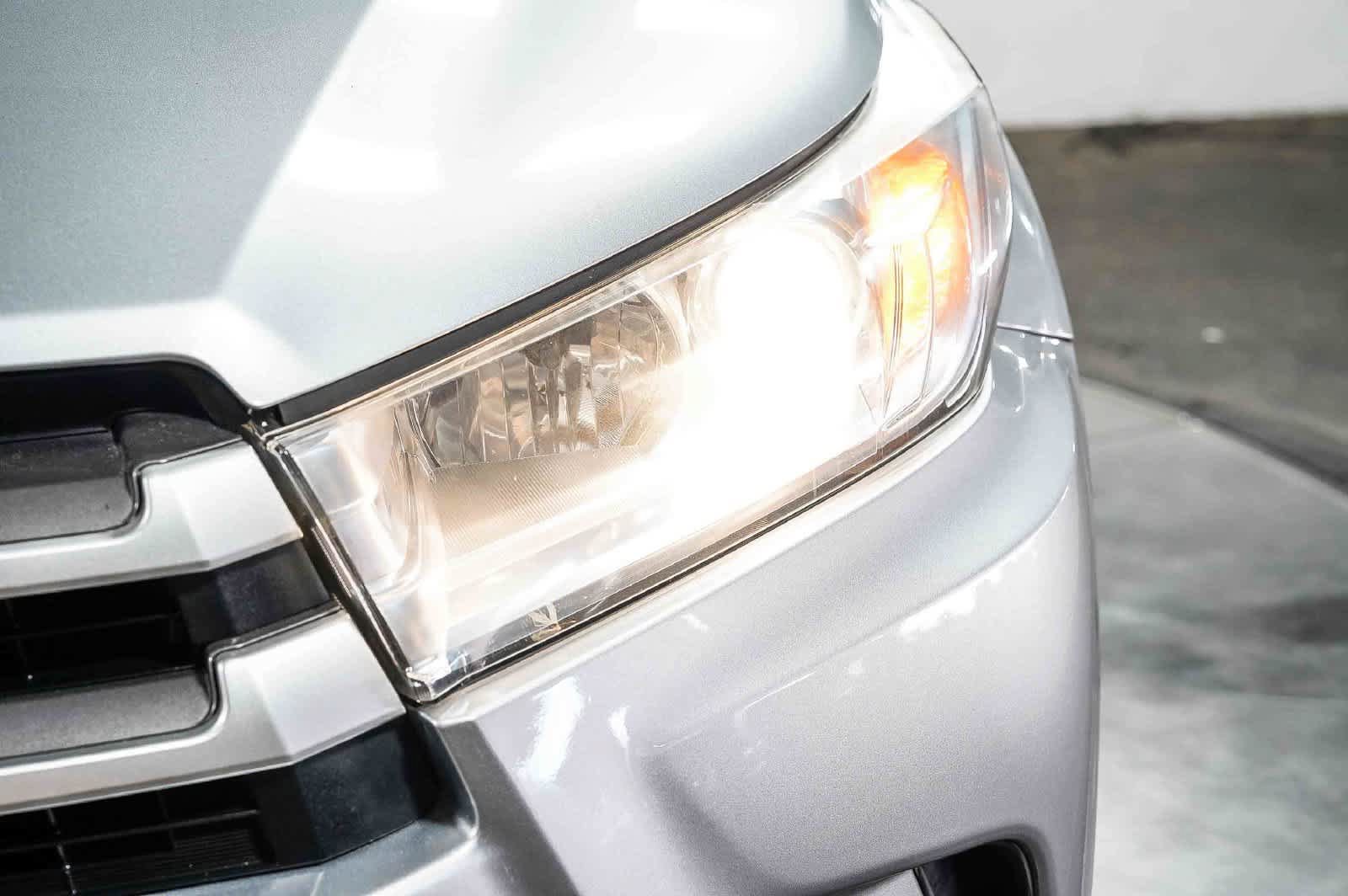 Certified 2019 Toyota Highlander Plus FWD image 9