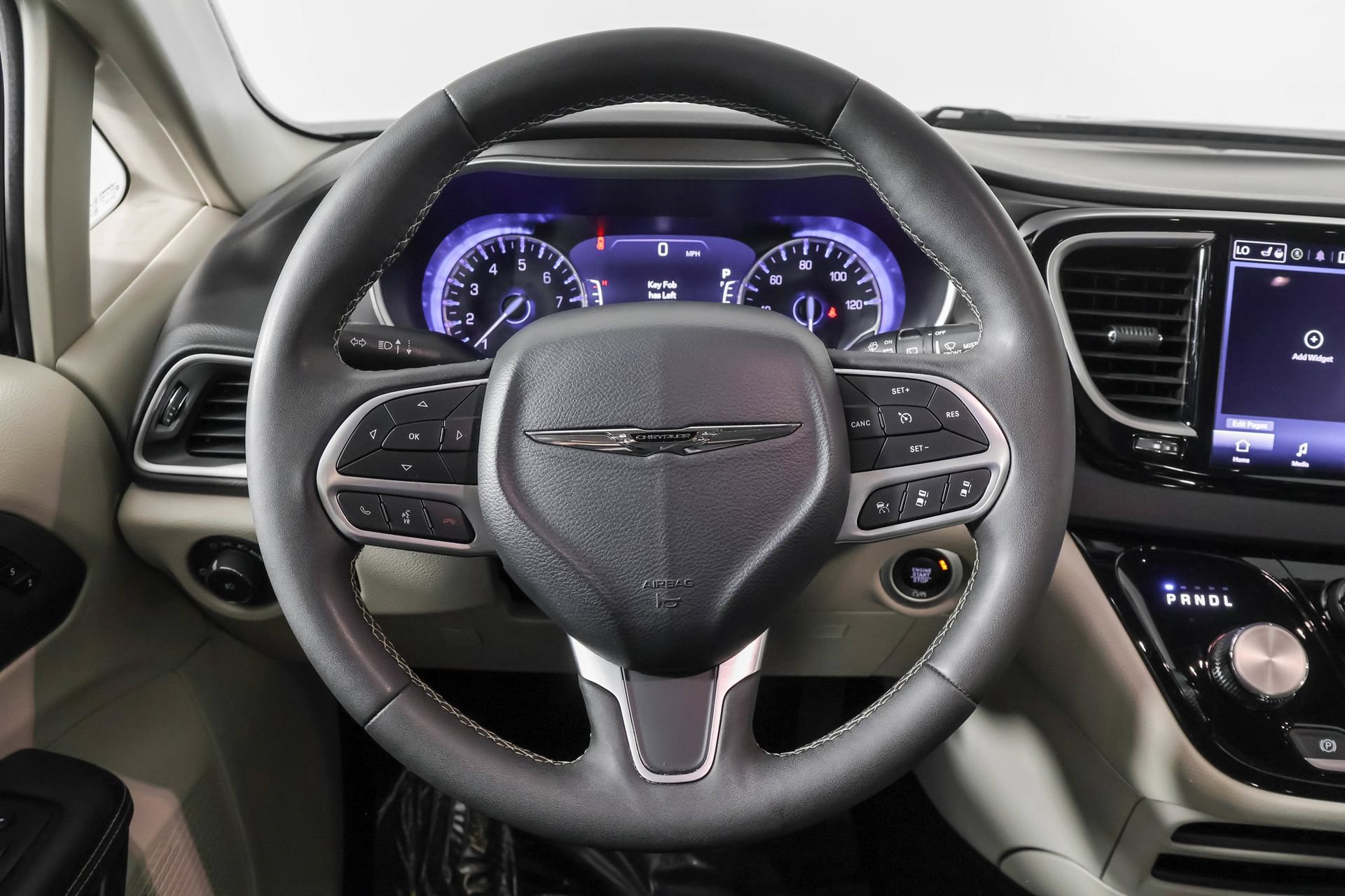 Used 2024 Chrysler Pacifica Touring-L FWD image 25