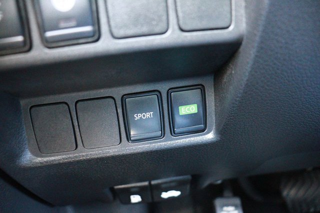 Used 2022 Nissan Rogue Sport S image 23