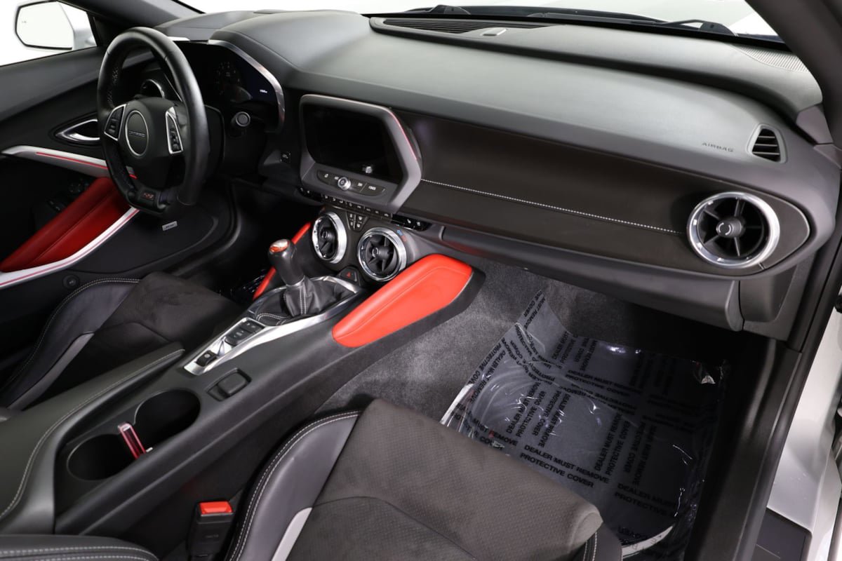 Used 2018 Chevrolet Camaro SS RWD image 39