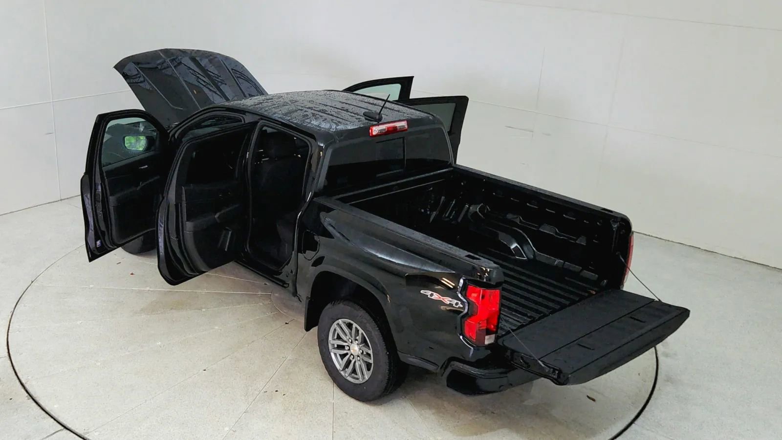 Used 2024 Chevrolet Colorado LT w/ LT Convenience Package image 23