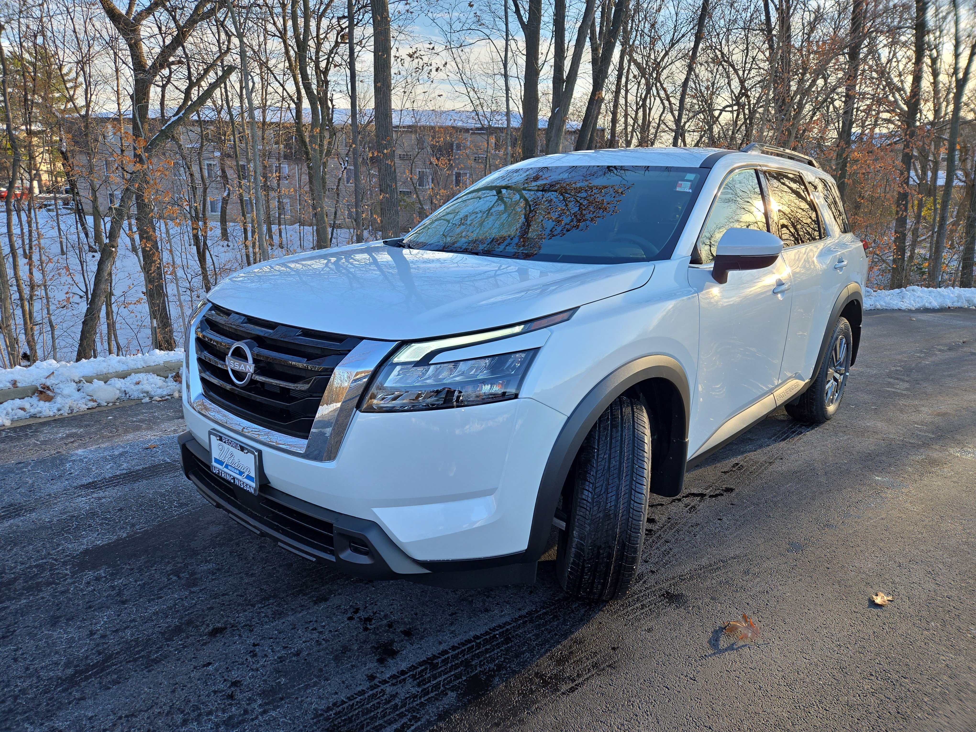 New 2025 Nissan Pathfinder SV image 4