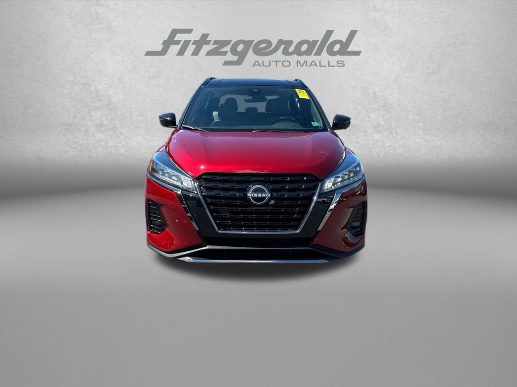 Used 2024 Nissan Kicks SR w/ SR Premium Package FWD image 2