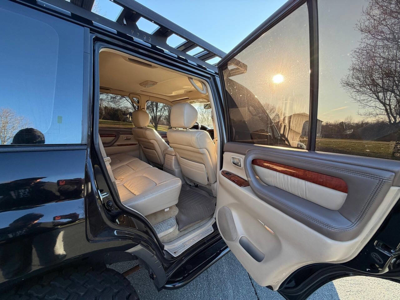 Used 2002 Lexus LX 470 Base 4WD 4dr SUV image 29