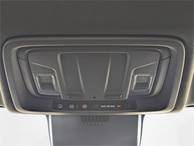 Used 2025 GMC Sierra 1500 SLT image 24