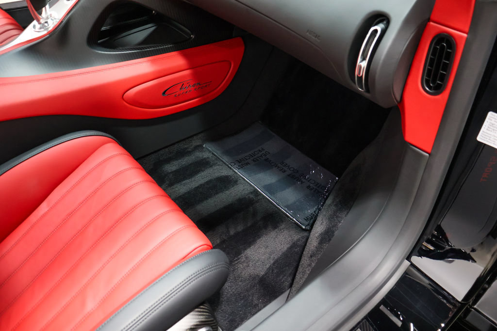 Used 2022 Bugatti Chiron Super Sport AWD/4WD image 44