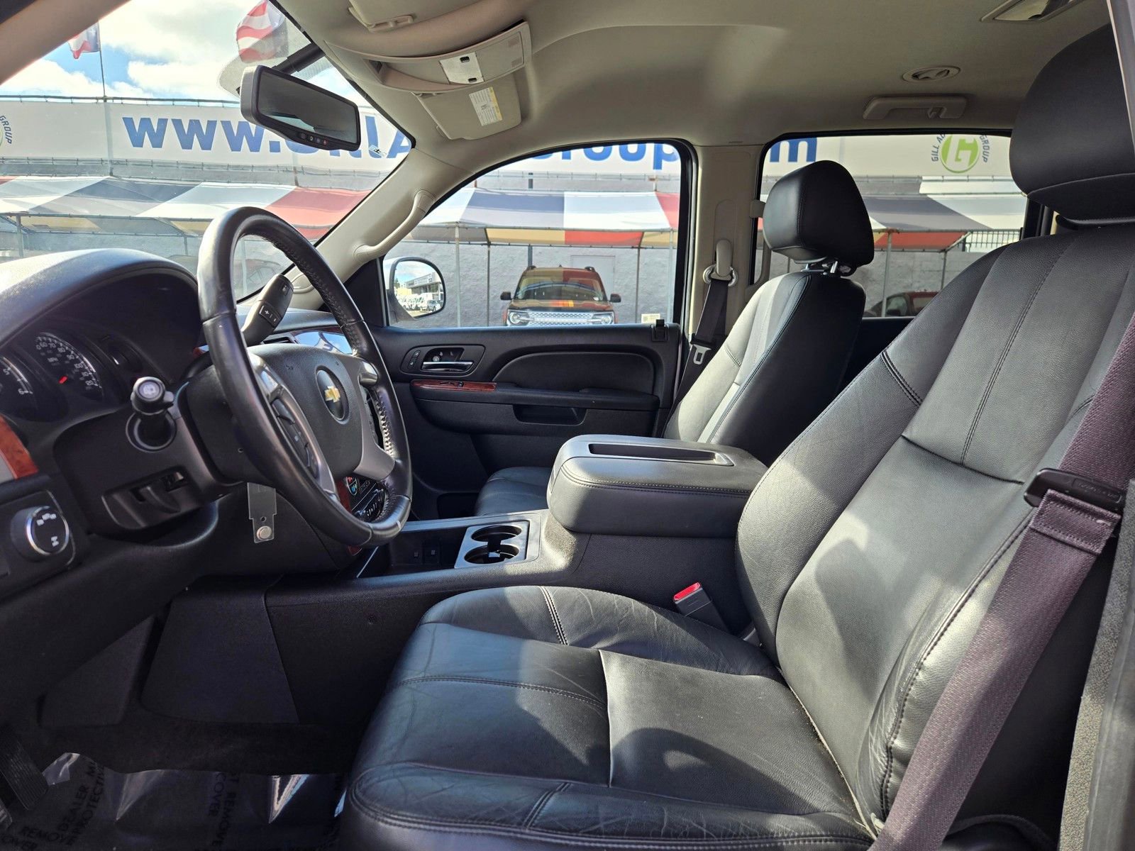 Used 2014 Chevrolet Suburban LT image 28