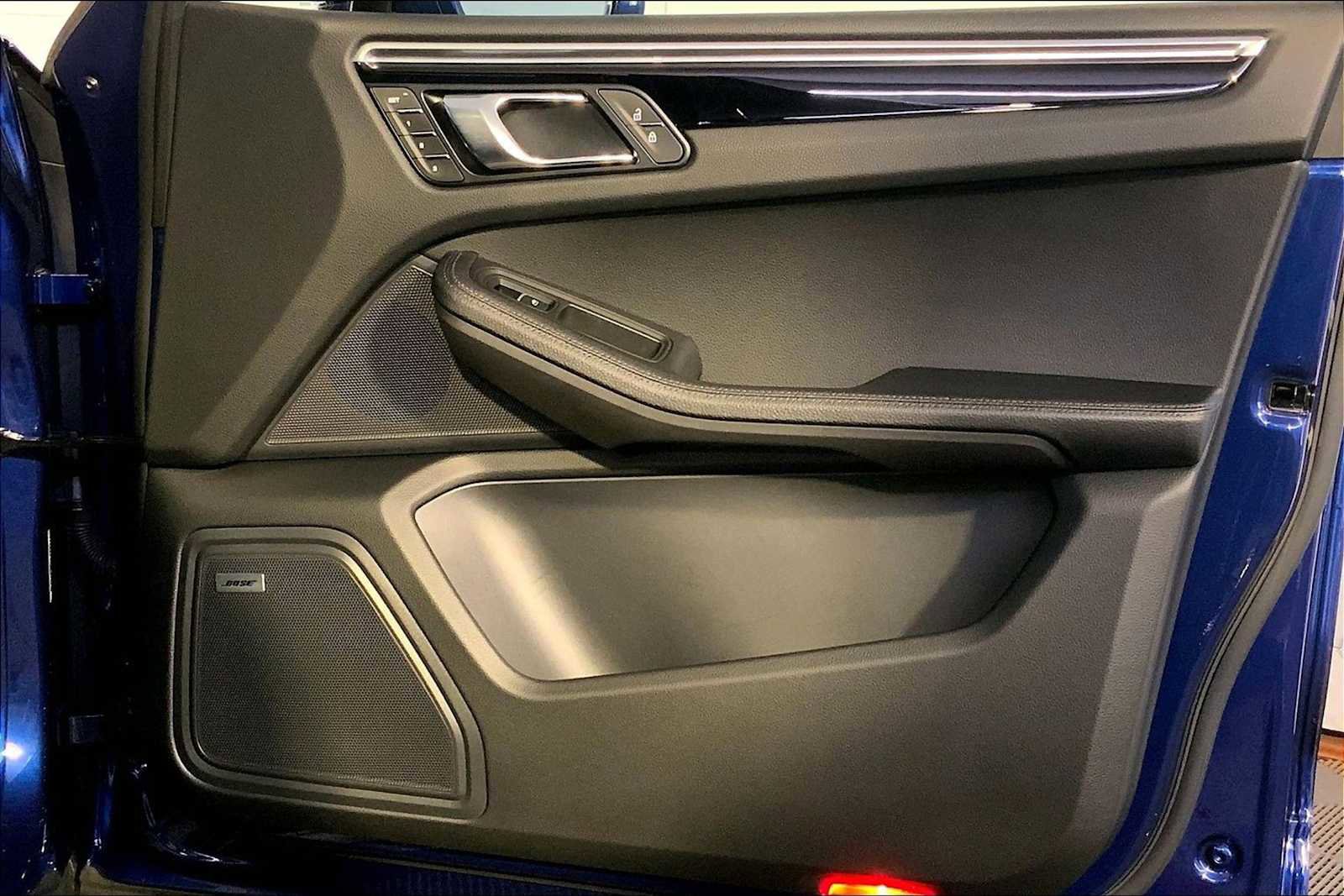 Certified 2024 Porsche Macan image 26