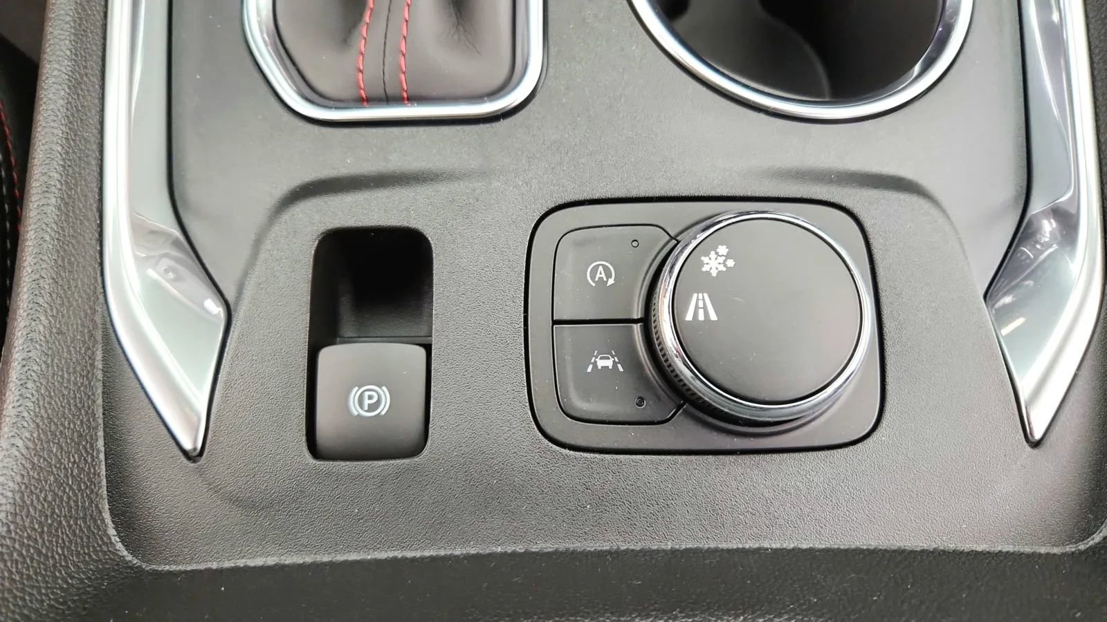 Used 2023 Chevrolet Traverse RS image 27