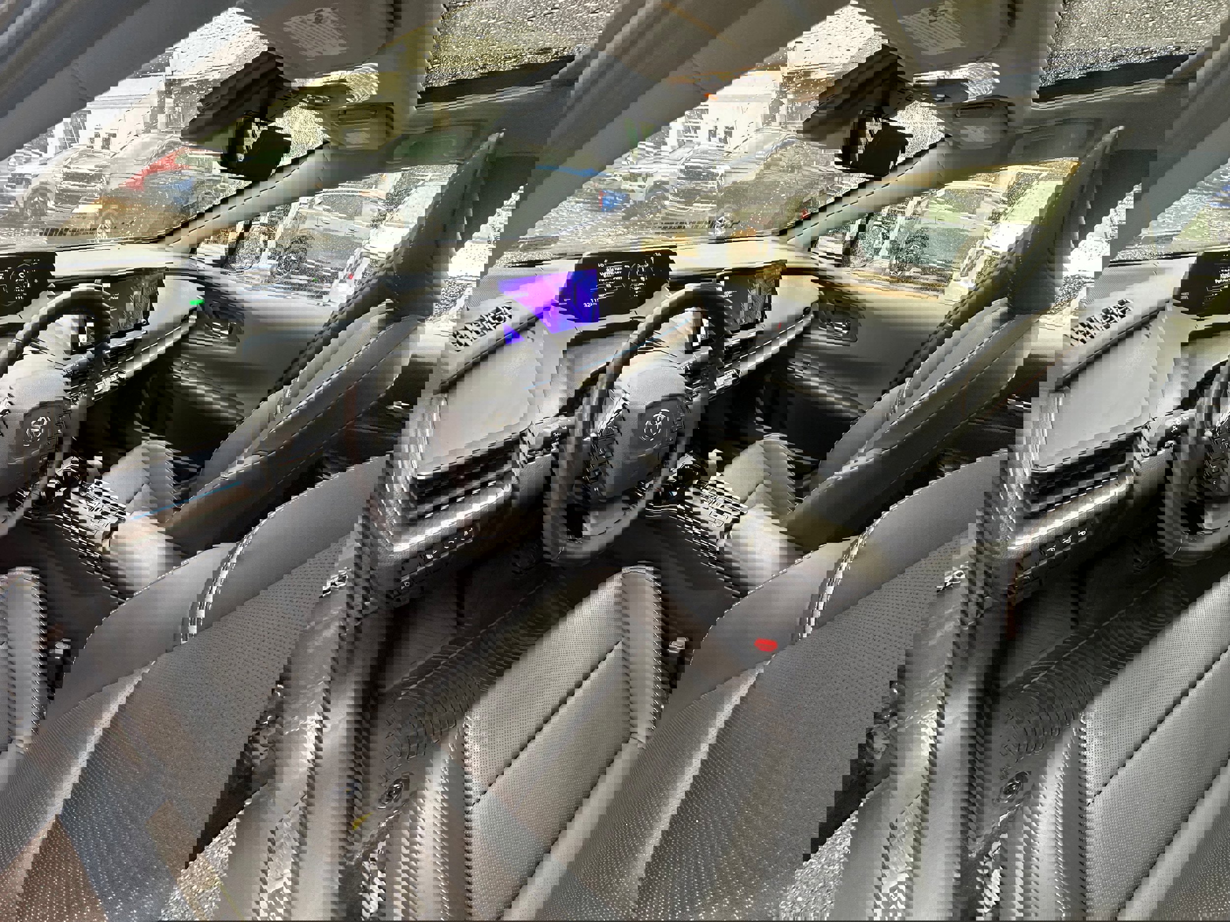 Used 2023 Toyota Prius LE image 28